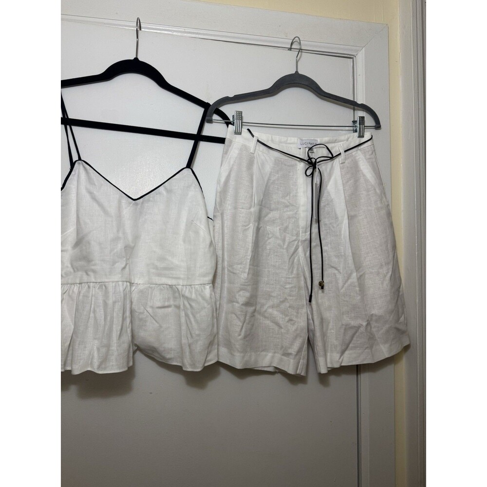 Lucy Paris Womenโs White Short Set With Black Trim Shirt Size M Pants Size S
